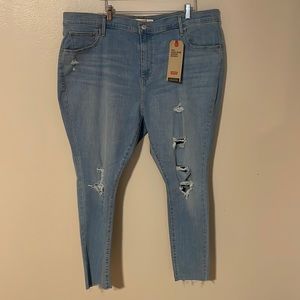 NWT Levi’s 720 High Rise Super Skinny Jeans. 24W